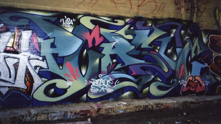 persue16wall.jpg